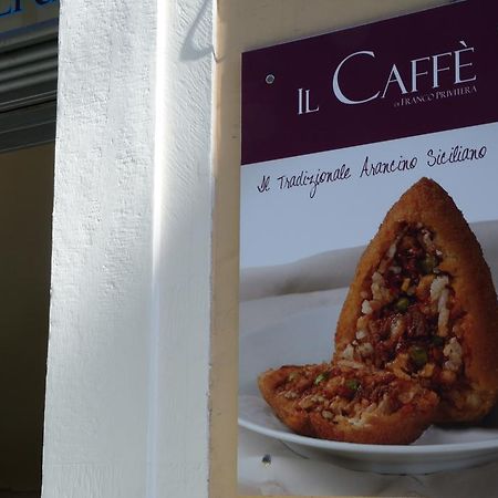 Catania Etnea Bed And Breakfast ภายนอก รูปภาพ