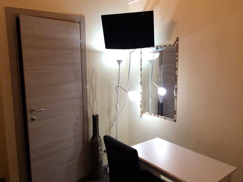 Catania Etnea Bed And Breakfast ห้อง รูปภาพ