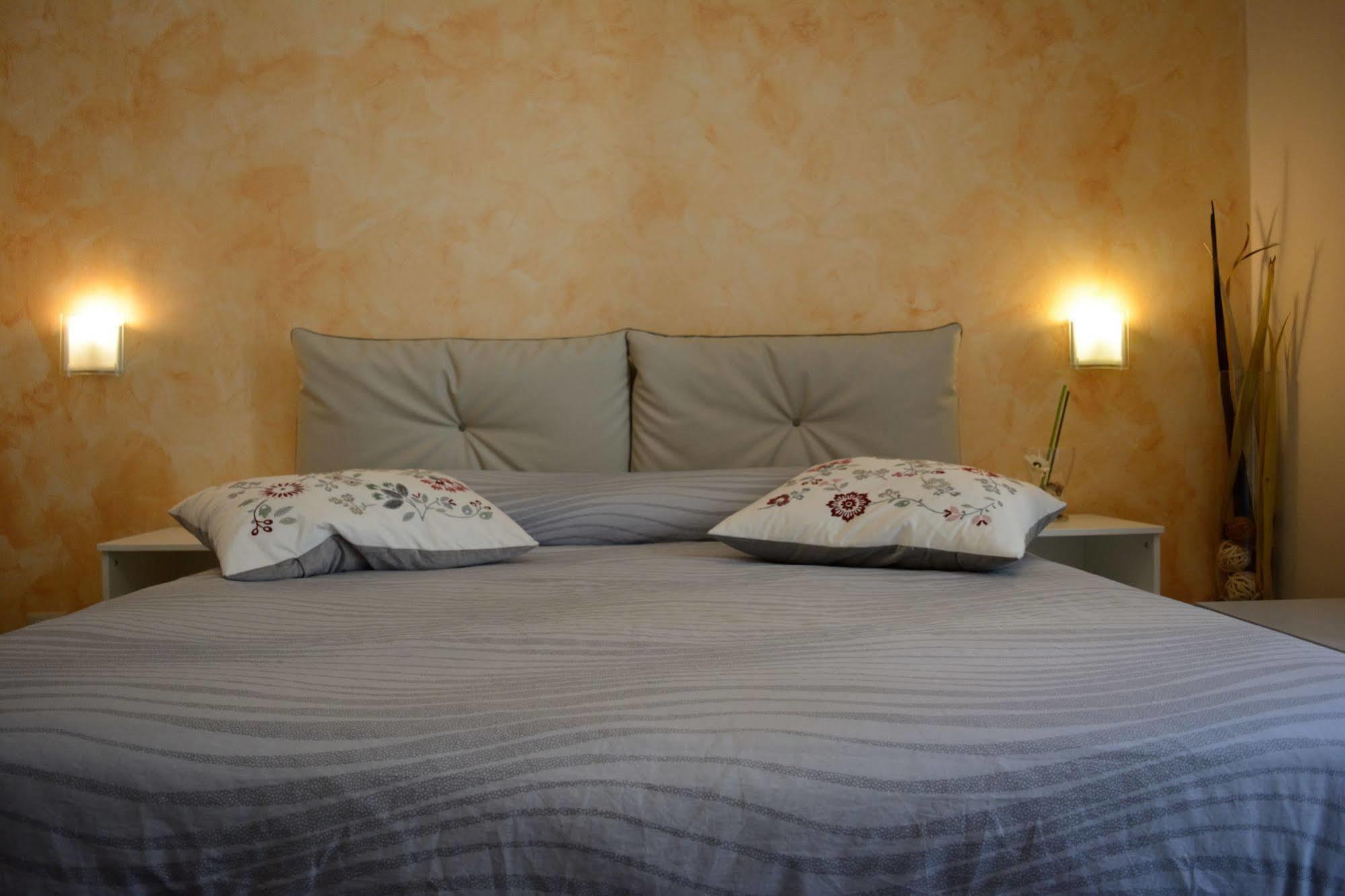 Catania Etnea Bed And Breakfast ภายนอก รูปภาพ